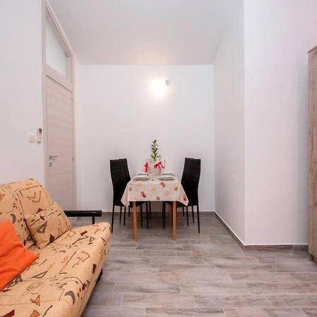 Pleasant Oriana Apartment Near The Sea-Pula Exteriér fotografie